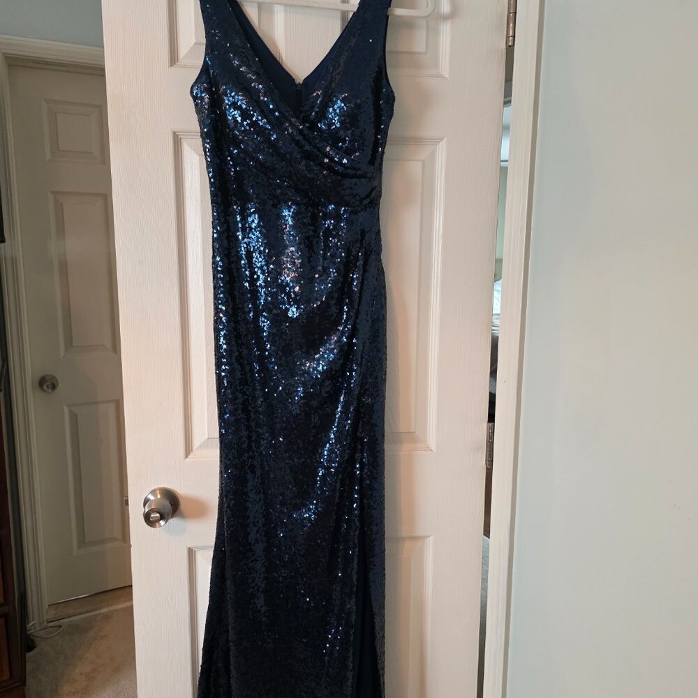 Formal gown - Picture 2 of 5